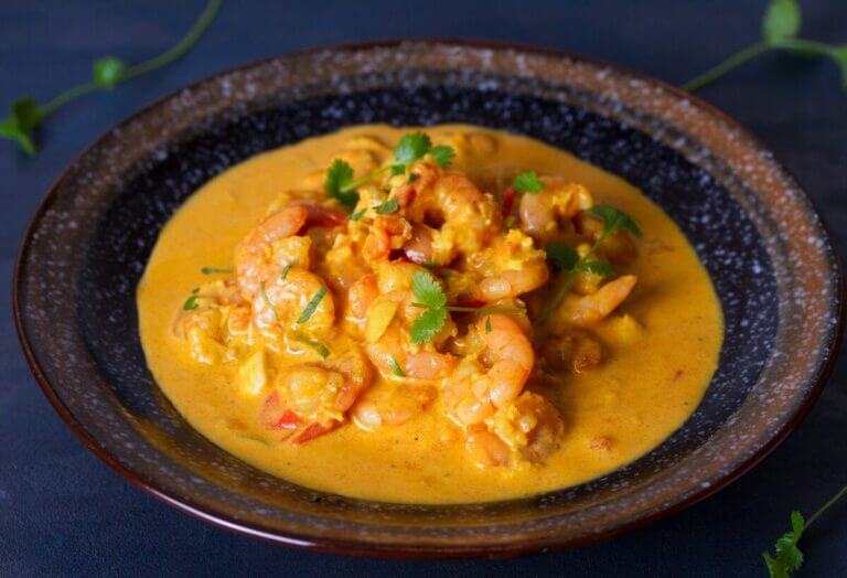 Curry de Crevettes au Lait de Coco et Paprika Fumé - Plat crémeux aux crevettes dans sauce onctueuse au curry